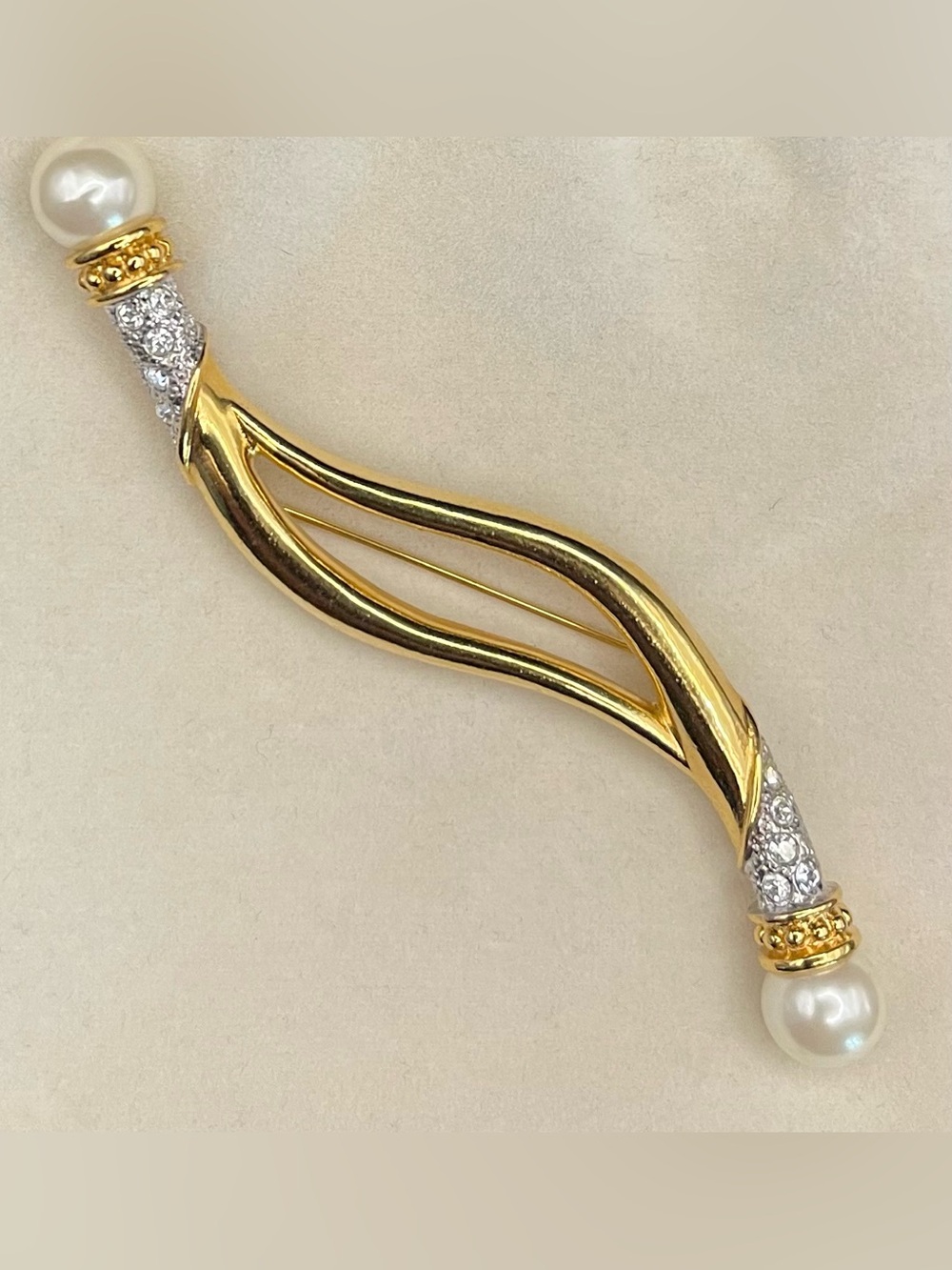 Vintage AVON 1994 Classic Designs Faux Pearl Wave Bar Brooch Pin